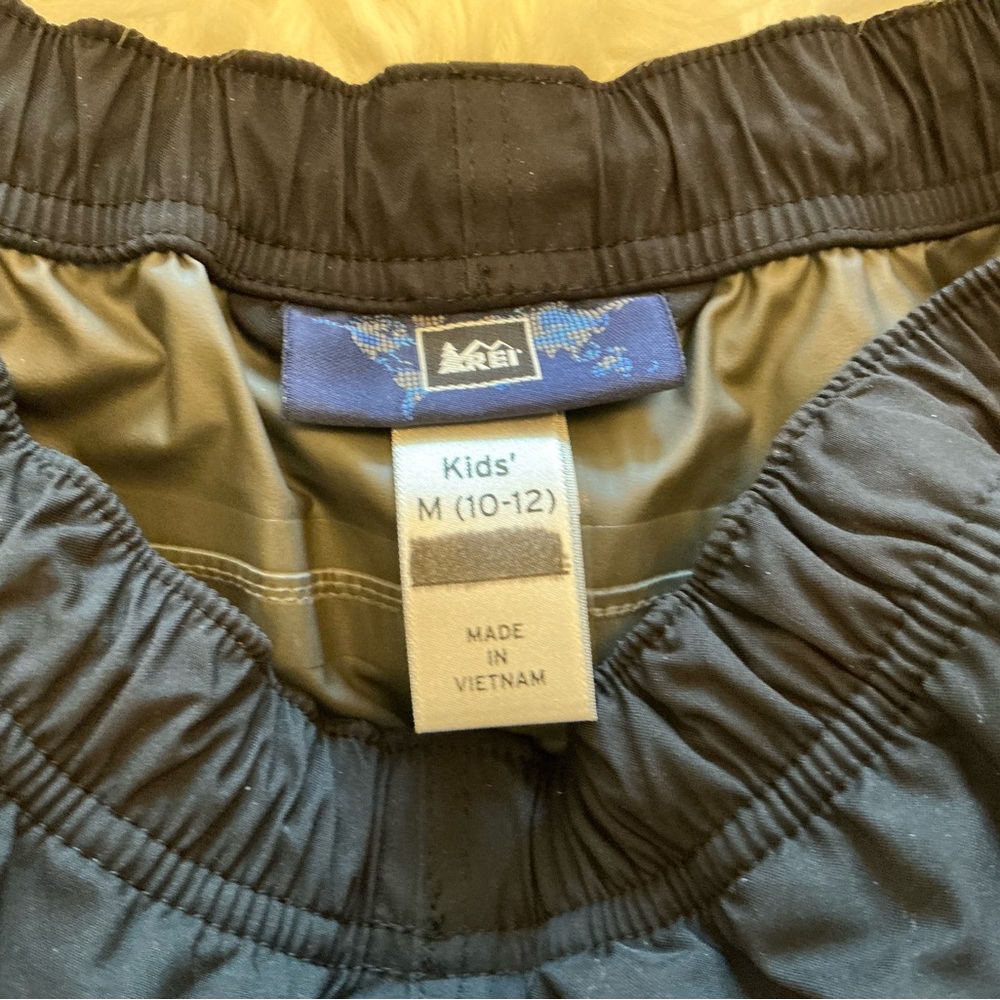 Rei Kids Black Rain Pants Size 10-12 yrs - Picture 2 of 4